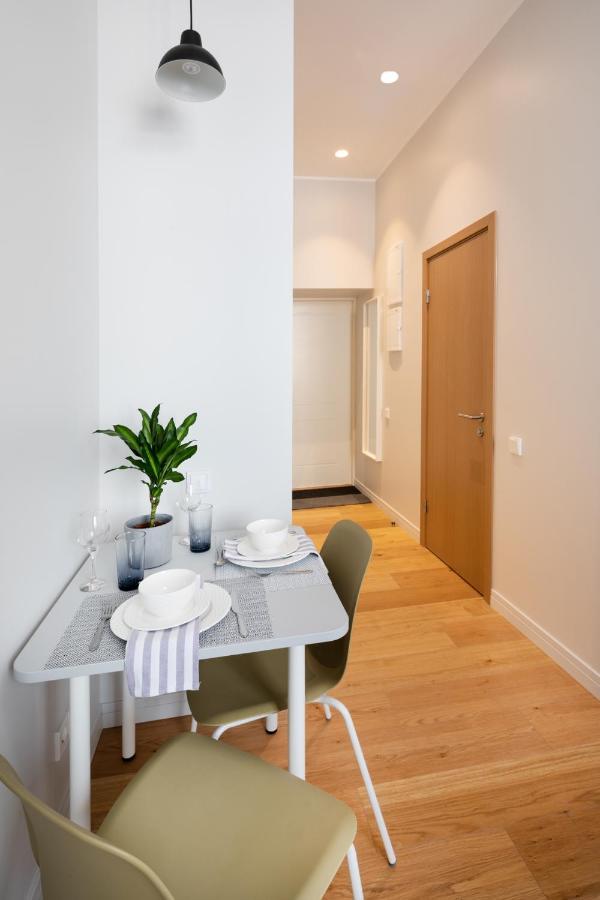 Modern Design Studio Apartment In Riga Center Екстер'єр фото