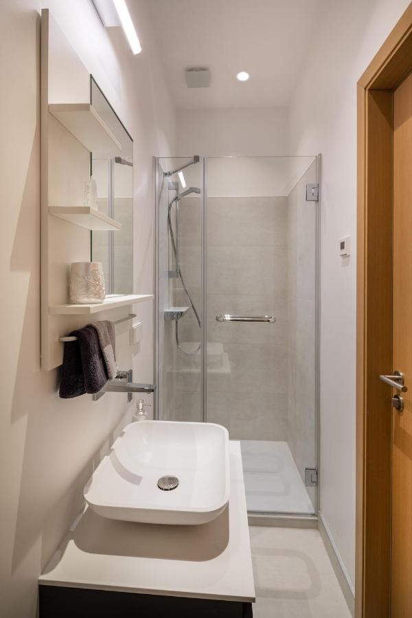 Modern Design Studio Apartment In Riga Center Екстер'єр фото